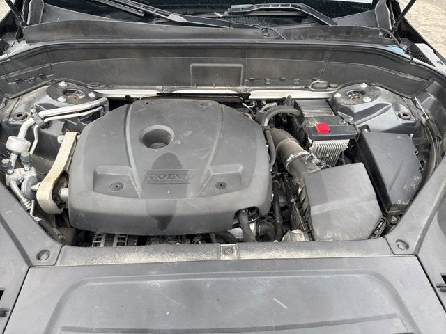 2022 Volvo XC90 T5 Momentum