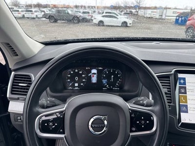 2022 Volvo XC90 T5 Momentum