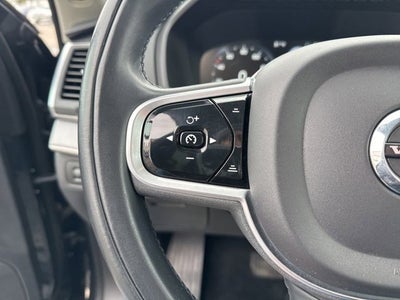 2022 Volvo XC90 T5 Momentum