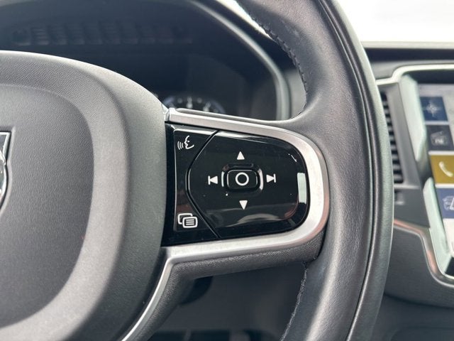 2022 Volvo XC90 T5 Momentum