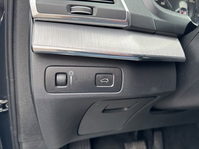 2022 Volvo XC90 T5 Momentum