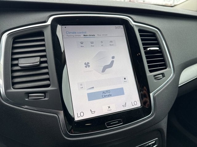 2022 Volvo XC90 T5 Momentum