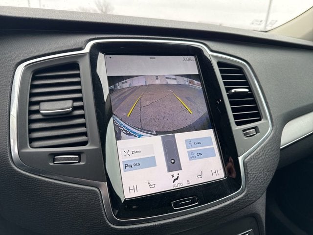 2022 Volvo XC90 T5 Momentum