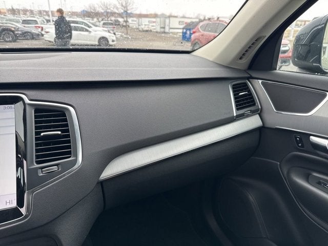 2022 Volvo XC90 T5 Momentum