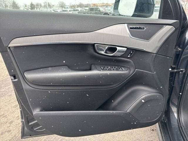 2022 Volvo XC90 T5 Momentum