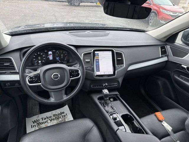 2022 Volvo XC90 T5 Momentum