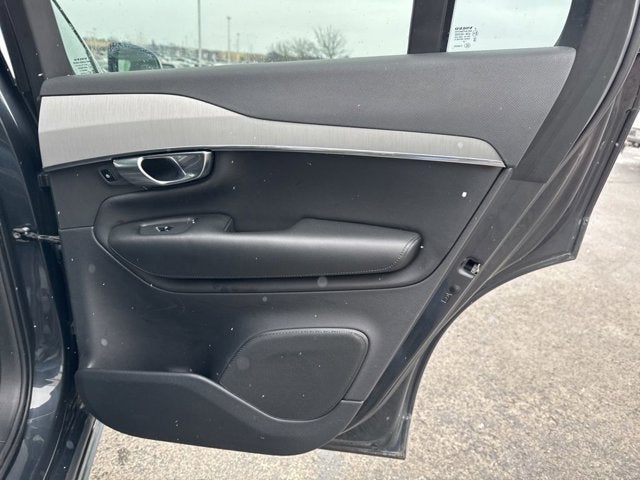 2022 Volvo XC90 T5 Momentum