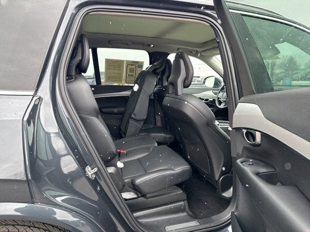 2022 Volvo XC90 T5 Momentum