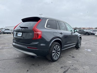 2022 Volvo XC90 T5 Momentum
