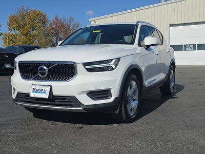 2020 Volvo XC40 Momentum