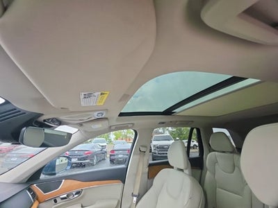 2021 Volvo XC90 Recharge Plug-In Hybrid T8 Inscription Expression 7 Passenger