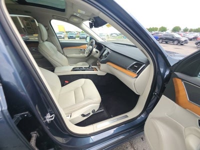 2021 Volvo XC90 Recharge Plug-In Hybrid T8 Inscription Expression 7 Passenger