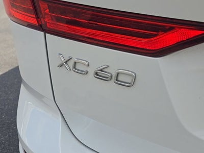2022 Volvo XC60 B5 Momentum