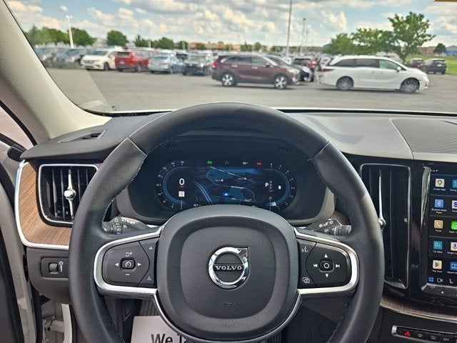 2022 Volvo XC60 B5 Momentum