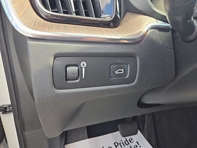2022 Volvo XC60 B5 Momentum