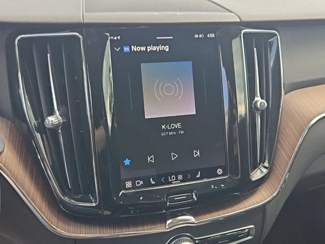 2022 Volvo XC60 B5 Momentum