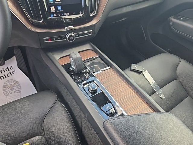 2022 Volvo XC60 B5 Momentum
