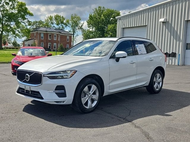 2022 Volvo XC60 B5 Momentum