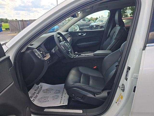 2022 Volvo XC60 B5 Momentum
