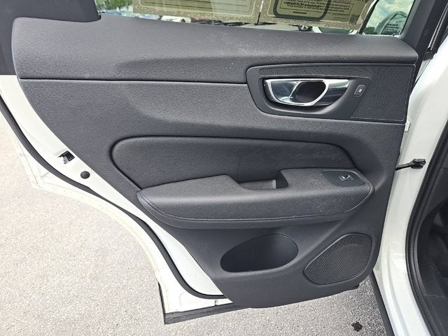 2022 Volvo XC60 B5 Momentum
