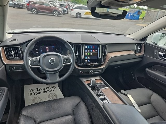 2022 Volvo XC60 B5 Momentum
