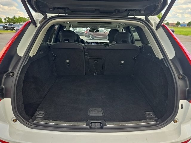 2022 Volvo XC60 B5 Momentum