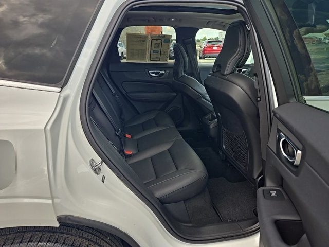2022 Volvo XC60 B5 Momentum