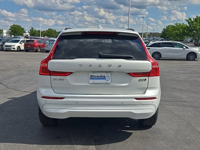 2022 Volvo XC60 B5 Momentum