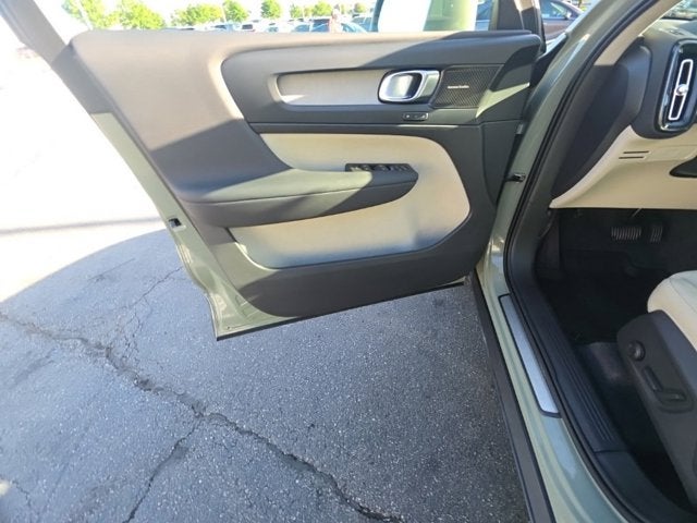 2023 Volvo XC40 Ultimate