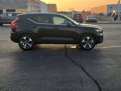 2024 Volvo XC40 B5 Plus Bright Theme