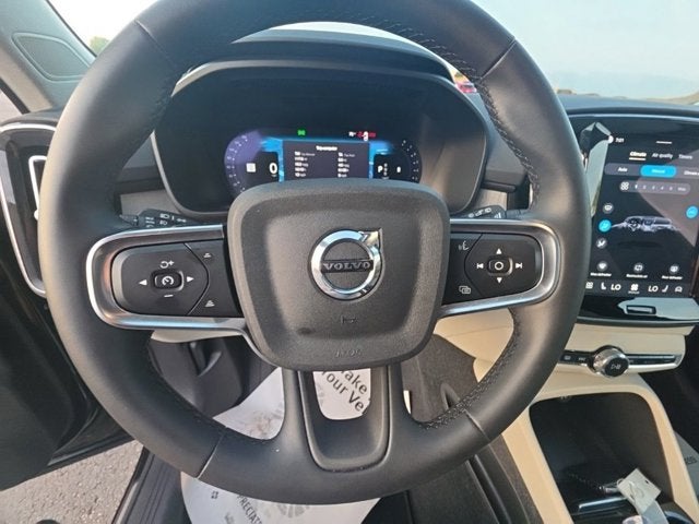 2024 Volvo XC40 B5 Plus Bright Theme