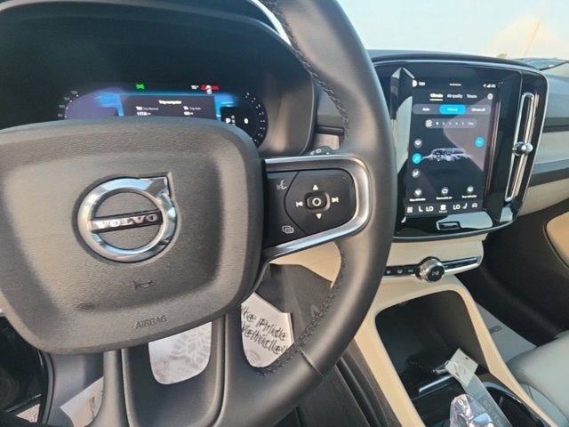 2024 Volvo XC40 B5 Plus Bright Theme
