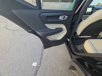 2024 Volvo XC40 B5 Plus Bright Theme