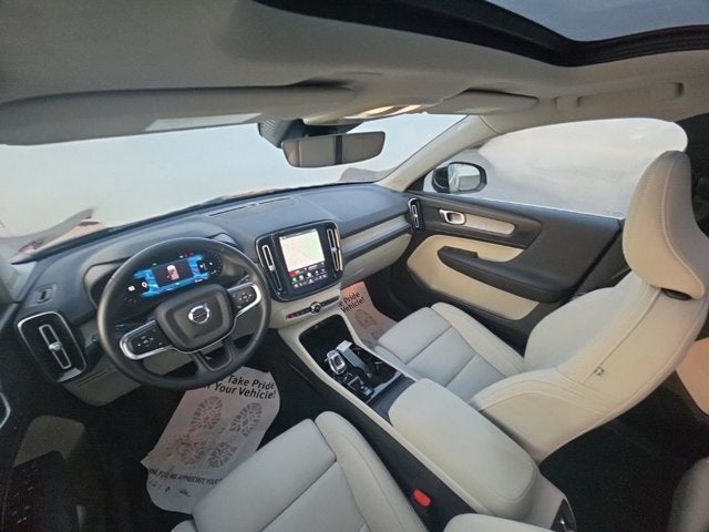 2024 Volvo XC40 B5 Plus Bright Theme