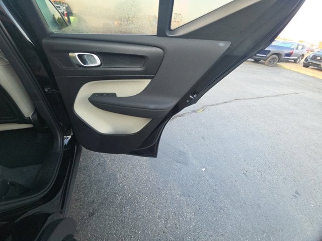 2024 Volvo XC40 B5 Plus Bright Theme