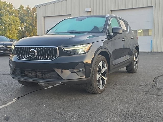 2024 Volvo XC40 B5 Plus Bright Theme