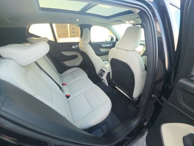 2024 Volvo XC40 B5 Plus Bright Theme