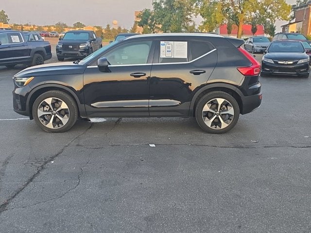 2024 Volvo XC40 B5 Plus Bright Theme