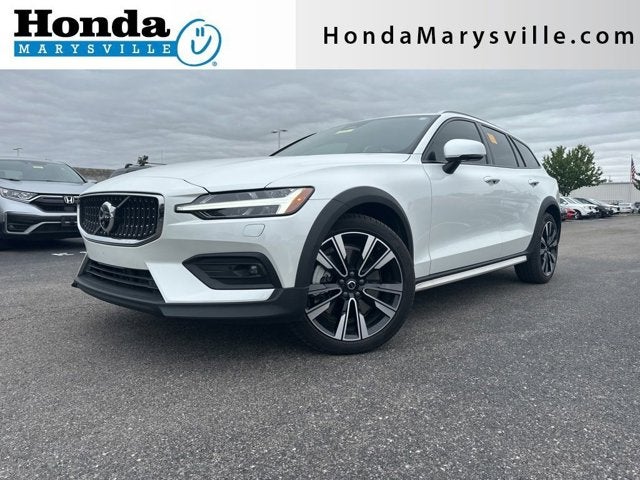 2025 Volvo V60 Cross Country B5 Ultra