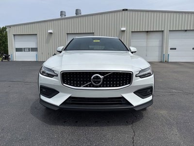 2025 Volvo V60 Cross Country B5 Ultra