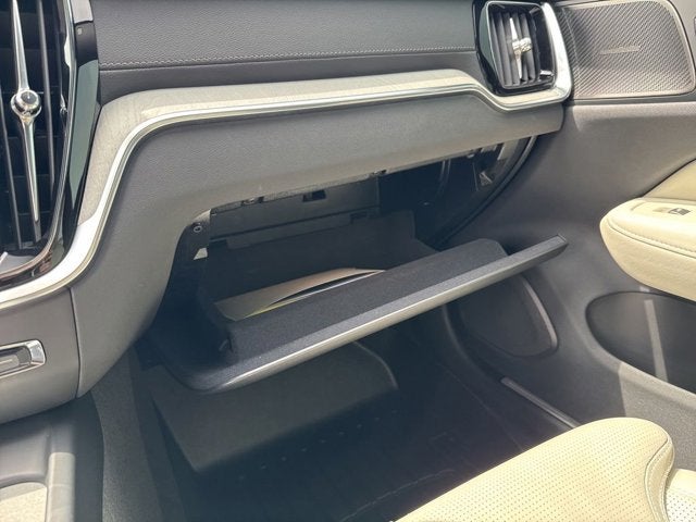 2025 Volvo V60 Cross Country B5 Ultra