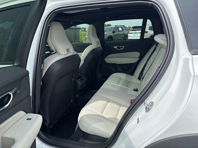 2025 Volvo V60 Cross Country B5 Ultra