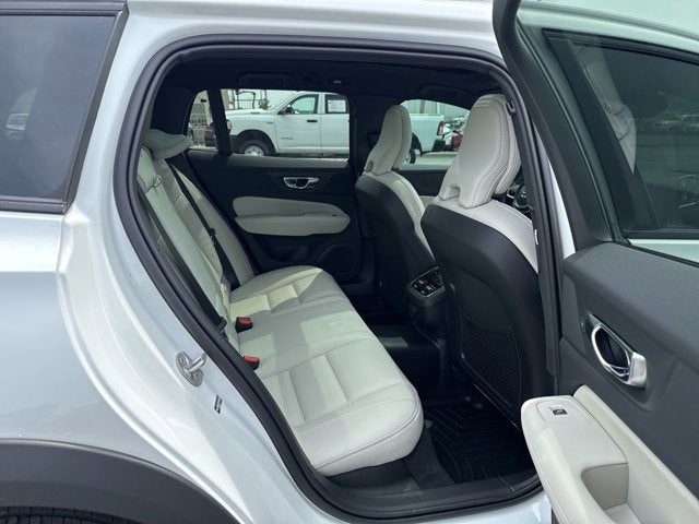2025 Volvo V60 Cross Country B5 Ultra