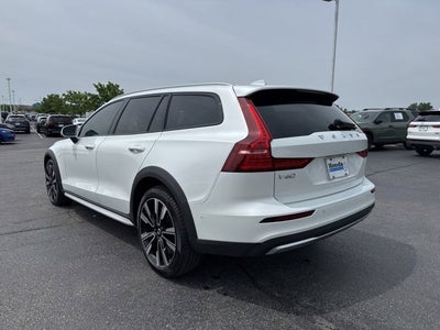 2025 Volvo V60 Cross Country B5 Ultra