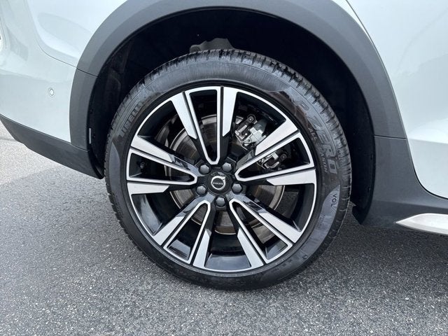2025 Volvo V60 Cross Country B5 Ultra