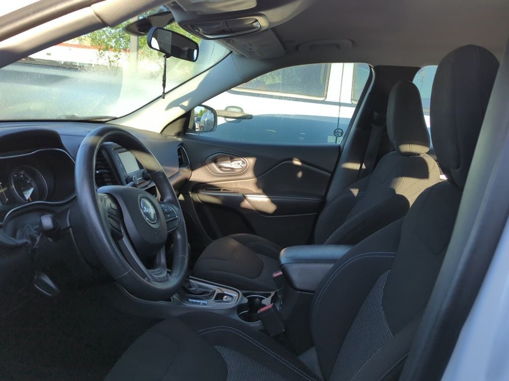2019 Jeep Cherokee Sport