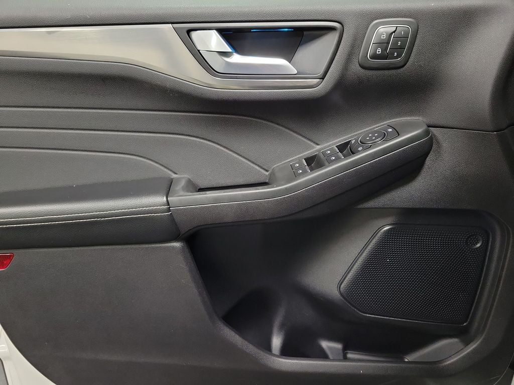 2022 Ford Escape Titanium Hybrid