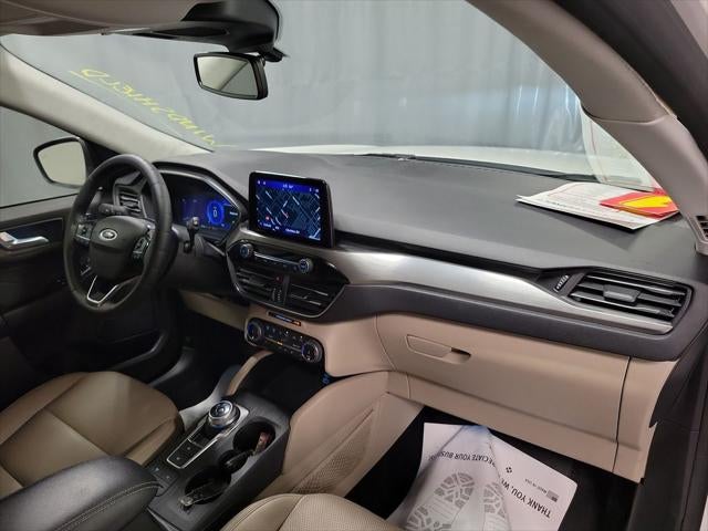 2022 Ford Escape Titanium Hybrid