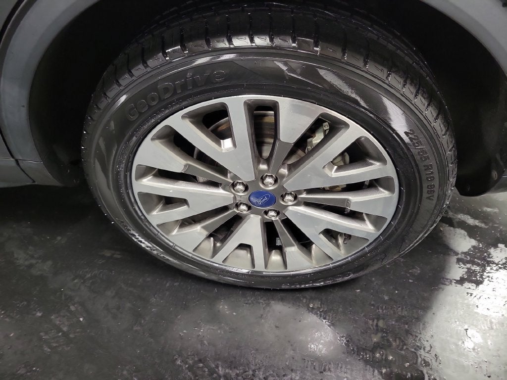 2022 Ford Escape Hybrid Titanium