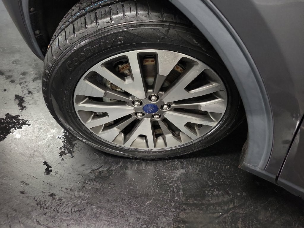 2022 Ford Escape Hybrid Titanium